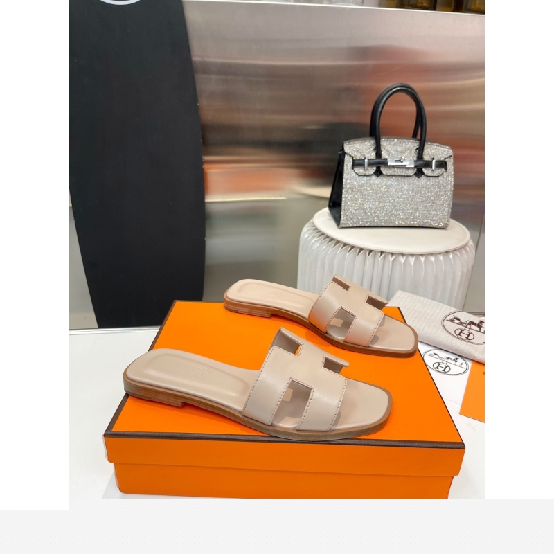 H**mes slippers